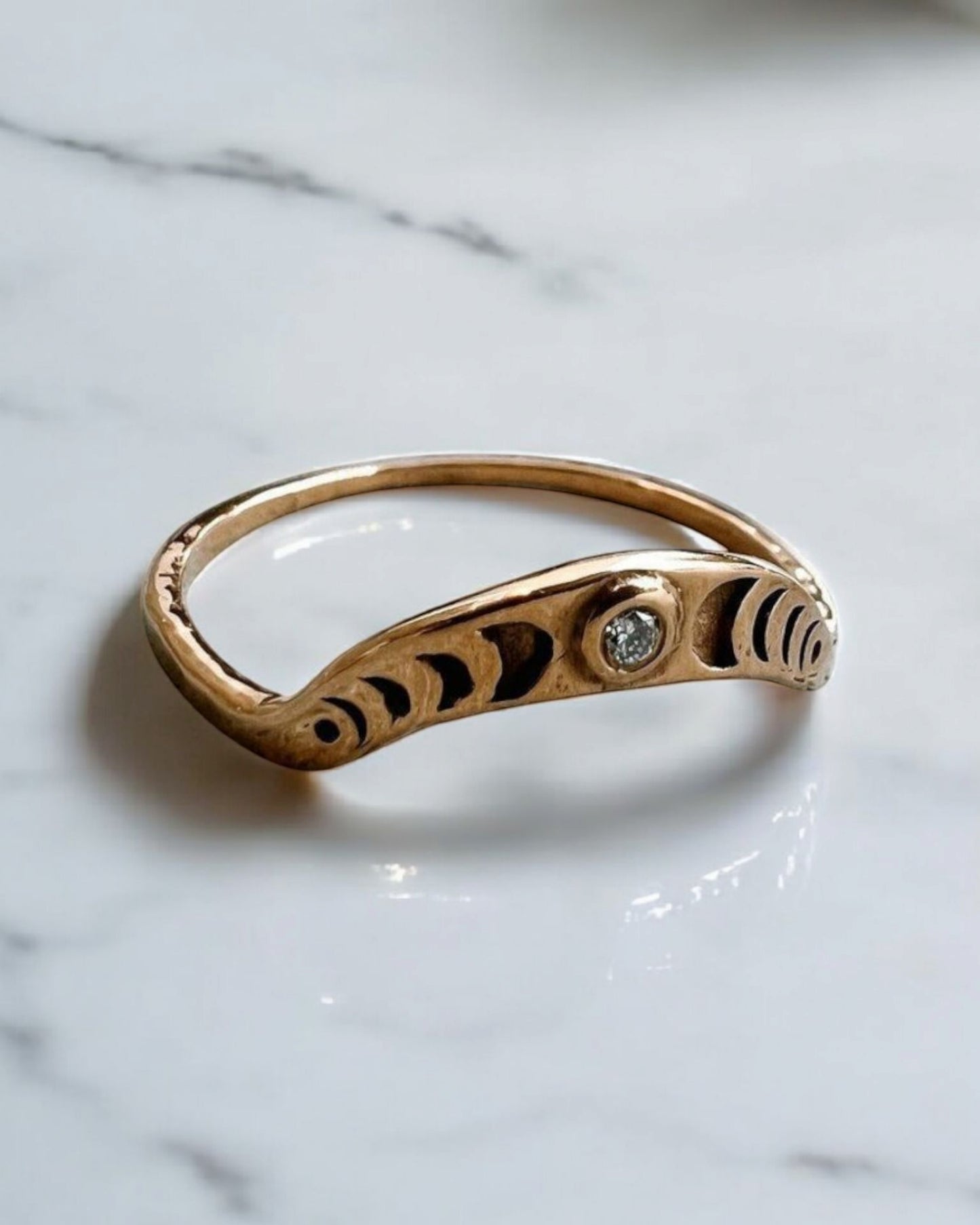 Anel de diamante celestial: uma expressão única de elegância