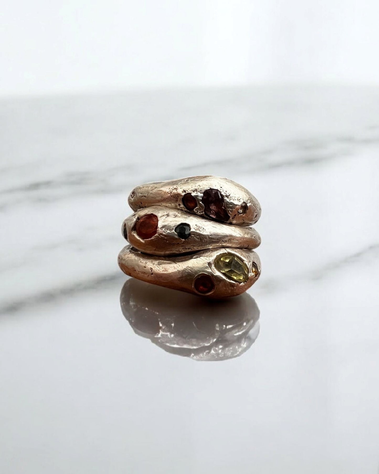 Conjunto de anéis de safira colorida