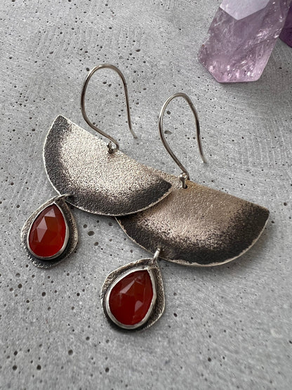 Elevate your style with our Lightweight Sterling Silver Dangle Earrings. Choose your favorite gemstone for maximum impact. These 60mm length earrings combine elegance and comfort